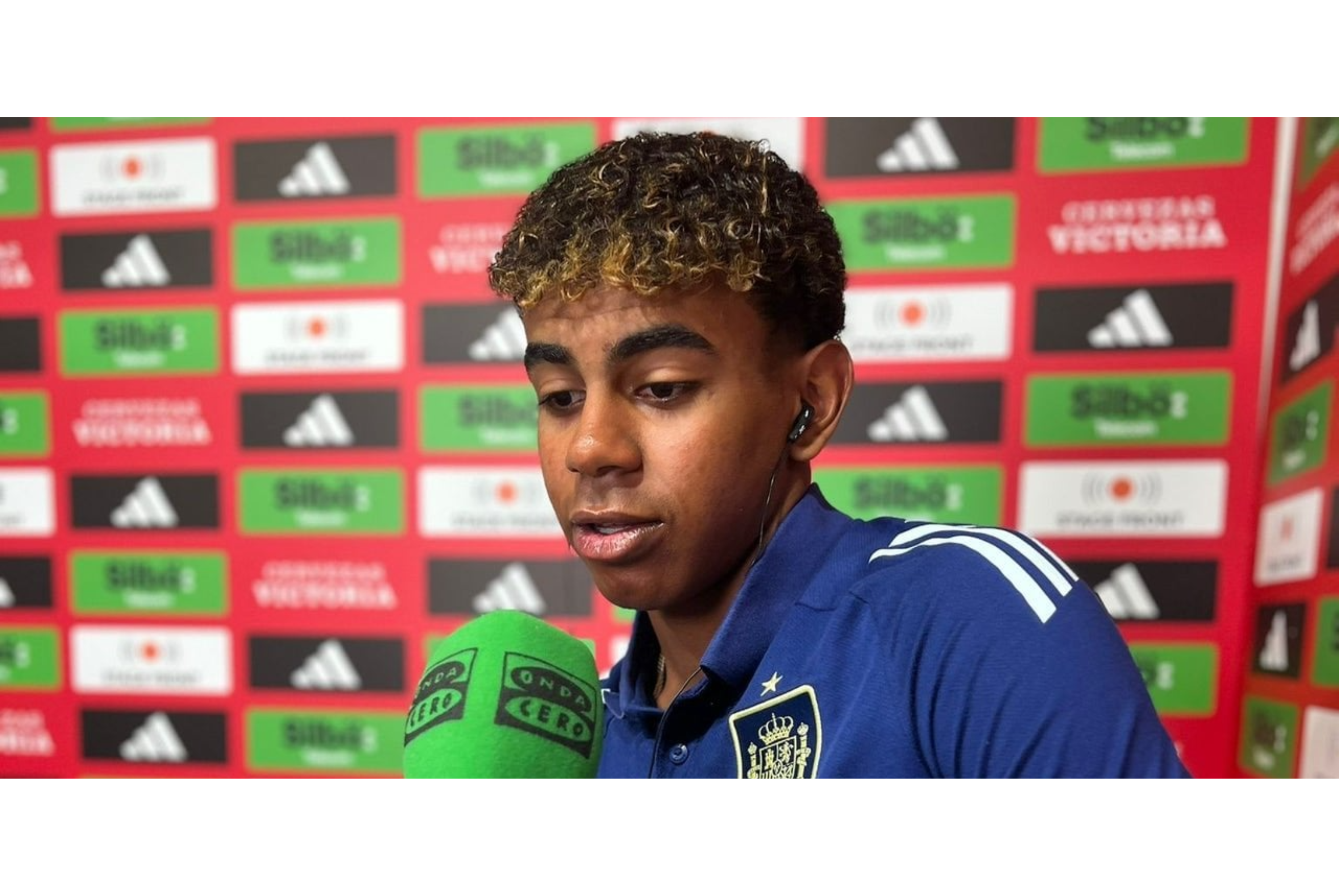 La abogada Elena Ponomareva tras ser rociada por la sustancia verde.